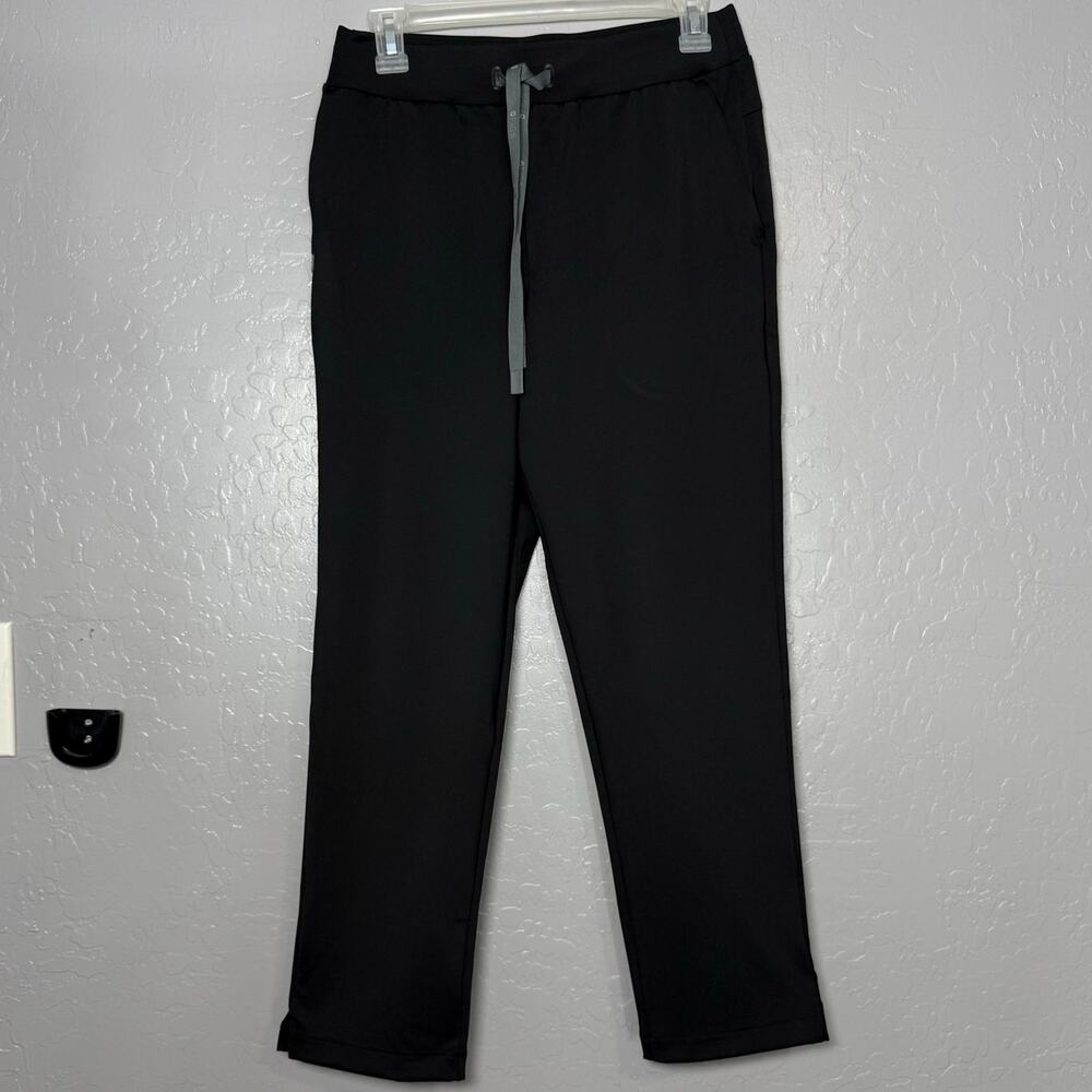 FIGS Women's Tena Formx Slim Tapered Scrub Pant, Black, Small R